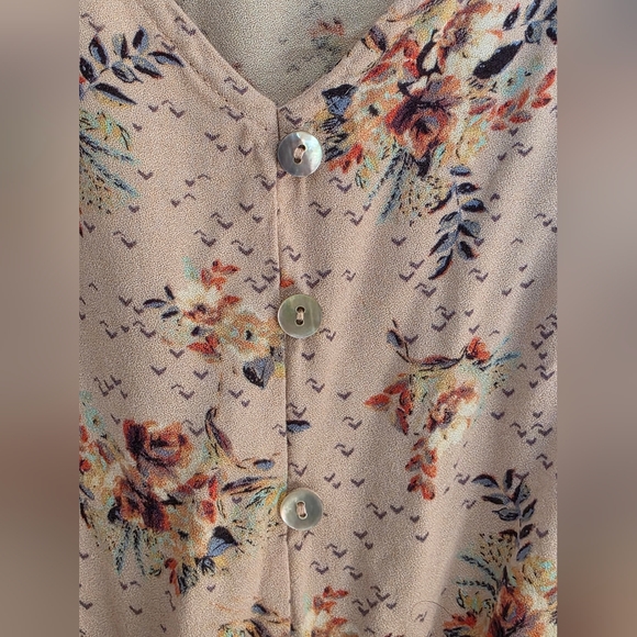 Maurices Plus 1 Floral Women Top - Picture 2 of 4